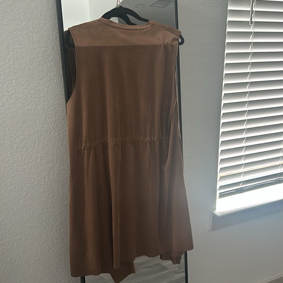 Max Studio Suede Vest - Picture 3 of 3